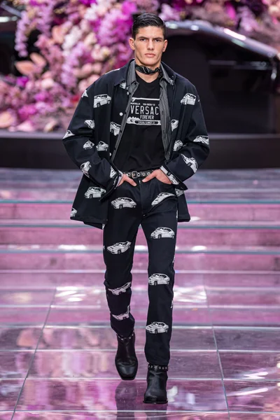 Look 30